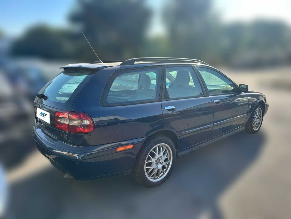 VOLVO V40 Carrinha (VW, 645) 1.9 DI Diesel 115 cv  85 kW 2000 - 2004 D 4192 T3 para peças