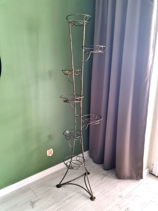 Metalowy kwietnik na 7 roślin