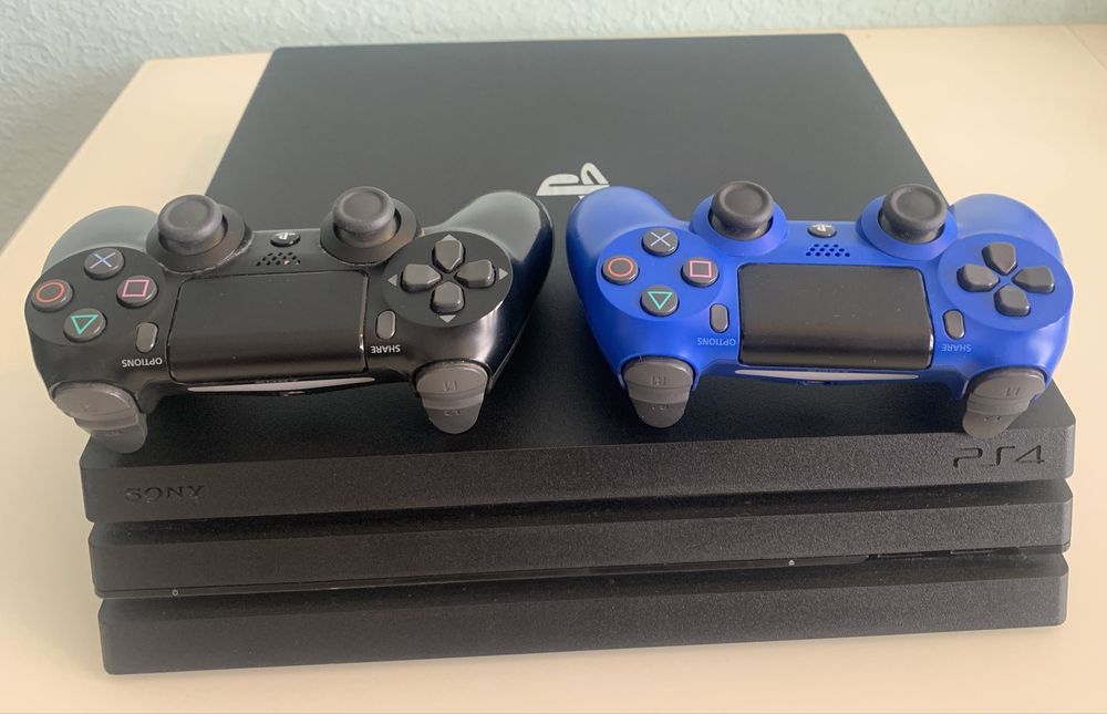 Sony PlayStation 4 PRO (PS4 RRO)