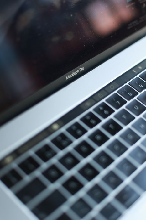 Macbook pro  touch bar