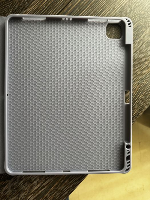 Capa com teclado para iPad Air de 13 polegadas
