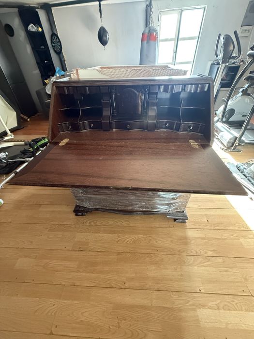 Escrivaninha de pau santo