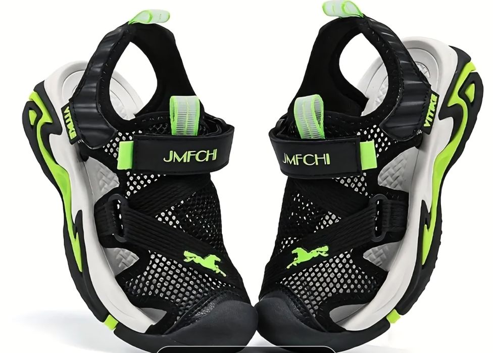 Легкі зручні спортивні босоніжки-кросівки, сандалі з закритим носком