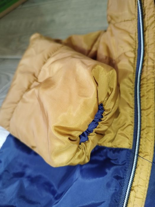 Куртка НМ в ідеальному стані  2-3 роки