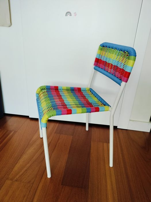 Cadeira pequena IKEA