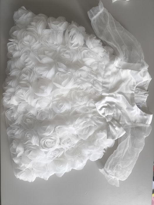 Sukienka biała na chrzest z długim rękawem