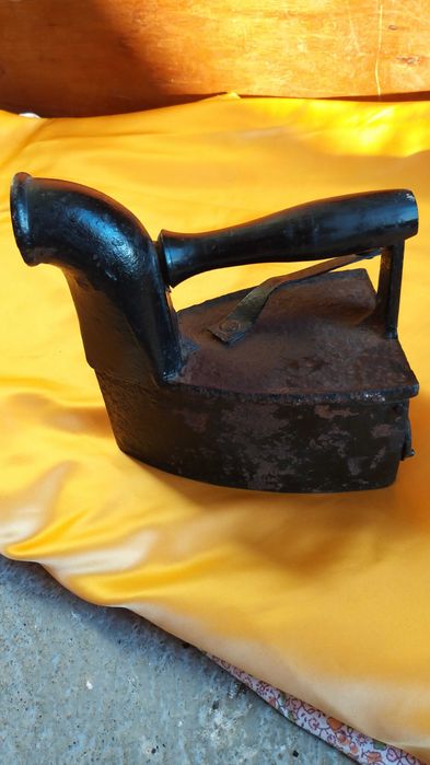 ferro de engomar antigo 1