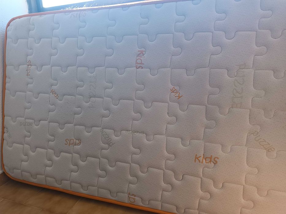 Colchão Seminovo Criança