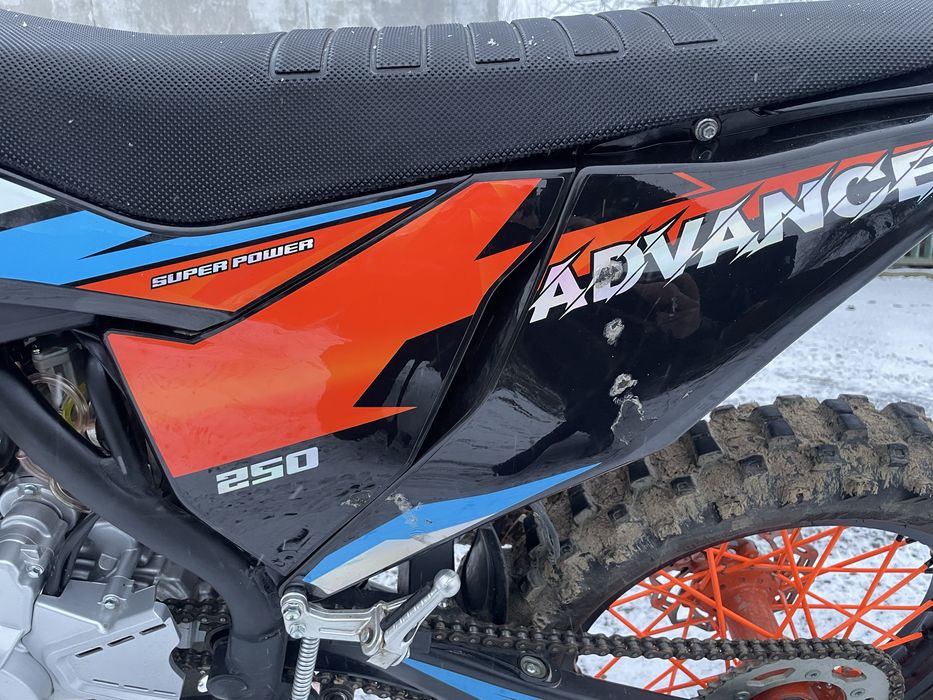 Мотоцикл кові адванс 250