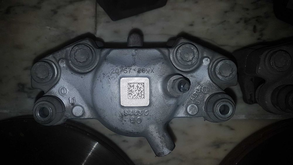 Mercedes W204 . Sistema de travagem dianteiro TRW 320mm (OEM nos V6)