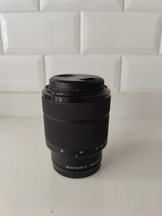 Objectiva Sony FE 28-70mm f/3.5-5.6 OSS