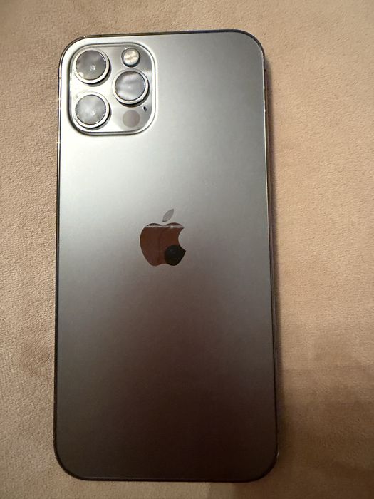 Продам дуже гарний стан, 1 власник Айфон 12 про