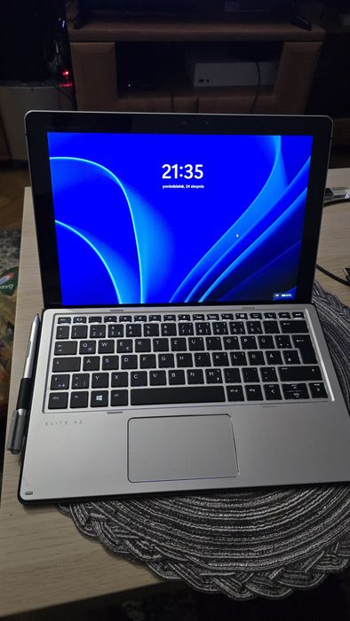 Tablet HP Elite 1012 x2 laptop 8GB RAM 256GB SSD NVME etui Windows 11 klawiatura dotyk WIFI LTE USB-C nowa bateria 8 godzin pracy