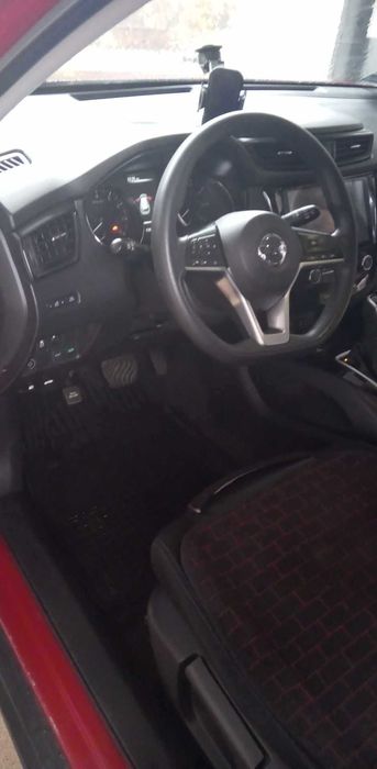 Nissan Rogue Samochod