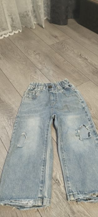 Джинси та штани на дівчинку