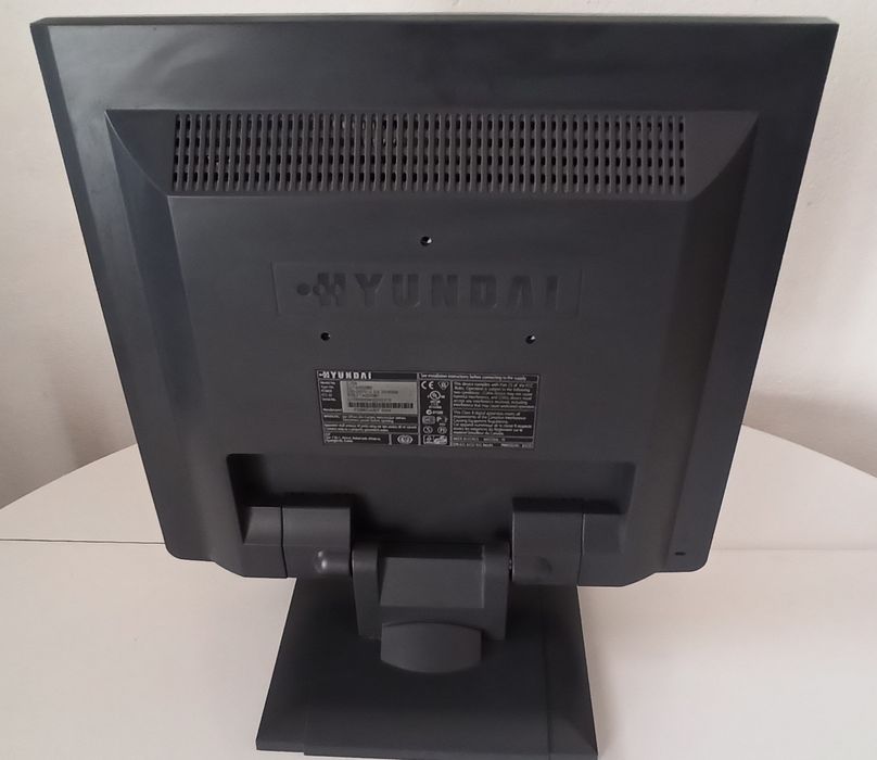 Hyundai L70S usado bom estado