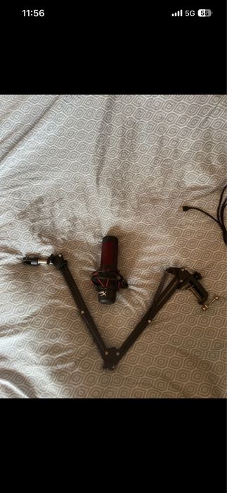 Micro fone HyperX com suporte