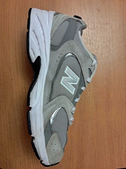 Кроссовки  New Balance 530 MR530CK размер 40.5