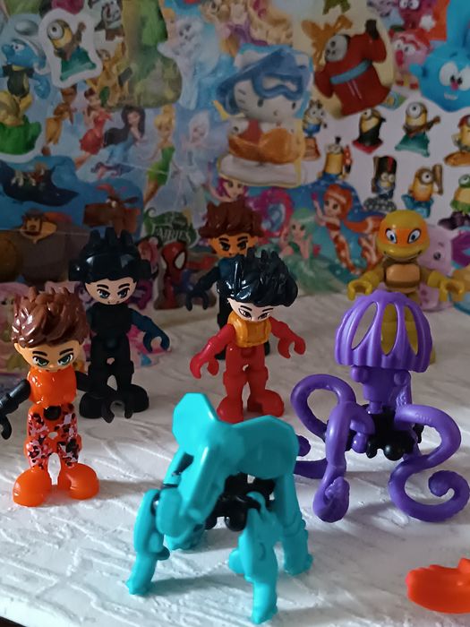 Игрушки Kinder Surprise Единорожки и др.