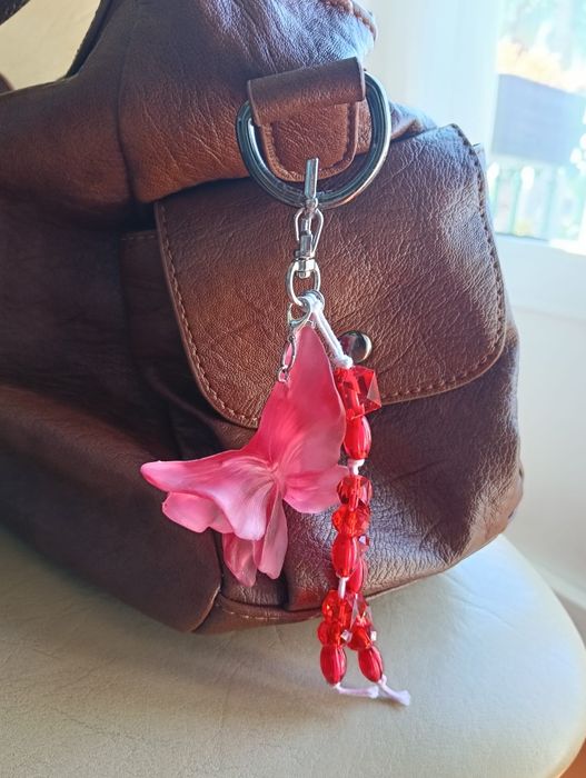 Bag charm artesanal borboleta