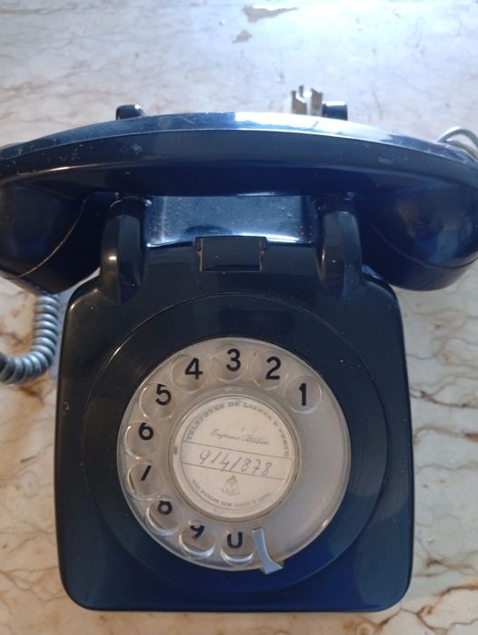 Telefone antigo .