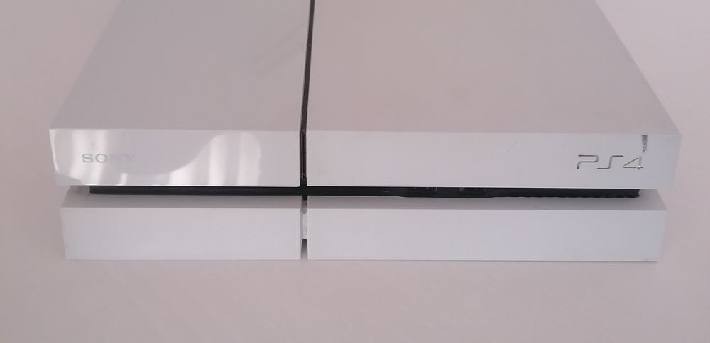 Playstation 4 (PS4) — Desbloqueada