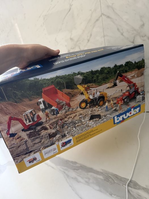 Новий Кран Bruder liebherr