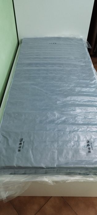 Cama de solteiro nova + colchão