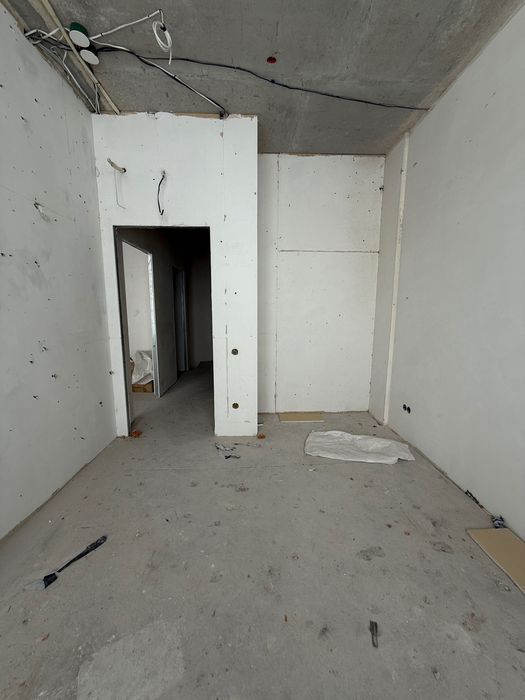 Продаж пентахуса част. ремонтом. З великою терассою. Без комісії