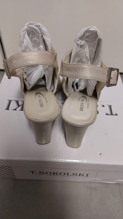 Buty na obcasie r. 41