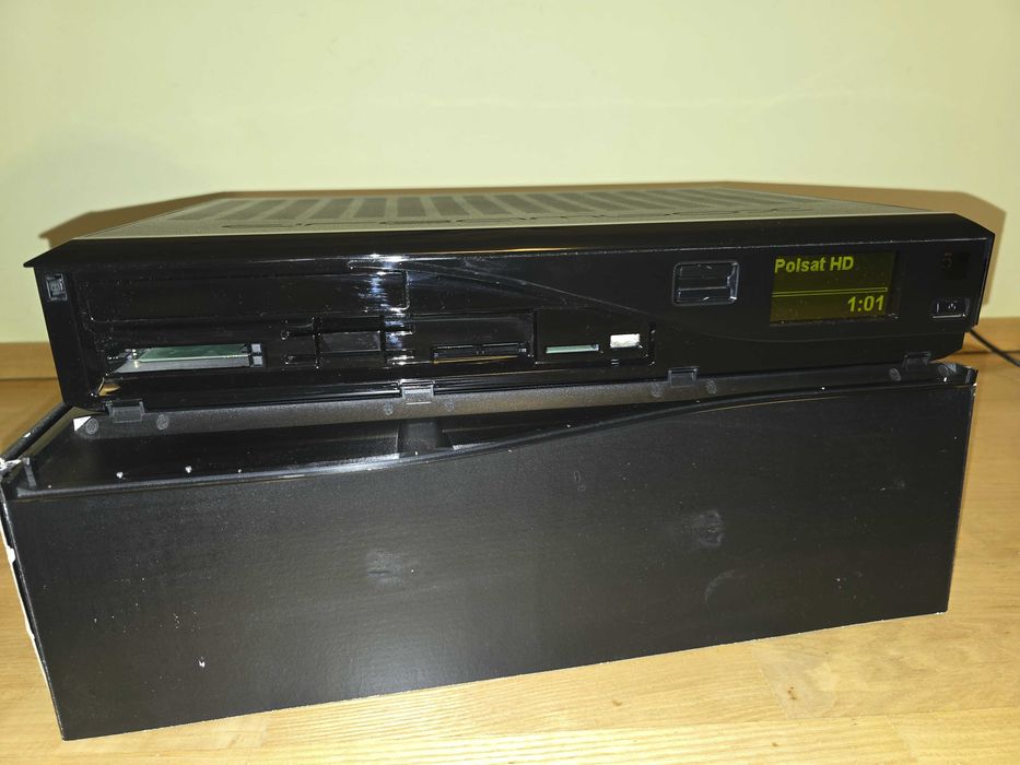 Dekoder Dreambox DM8000 + dodatki