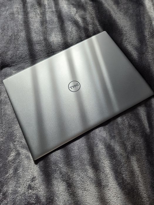 Dell Vostro 16 5620 - i7-1260P / 16 GB / 512 GB SSD / Windows 11 Pro