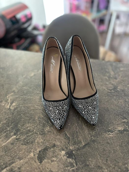 Buty na obcasie szpilki świecące