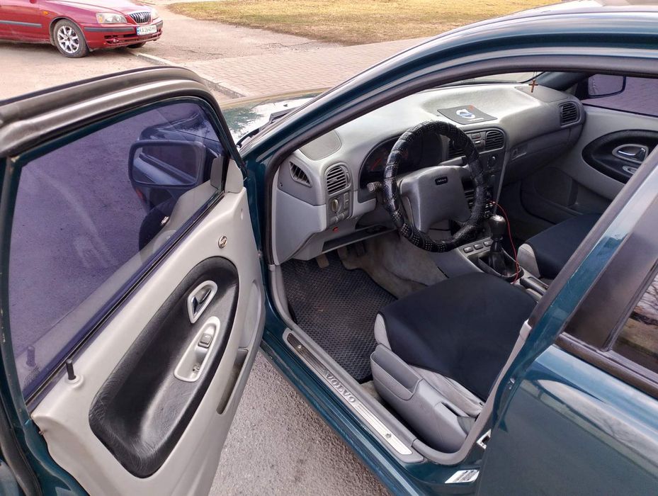 Продам volvo s40