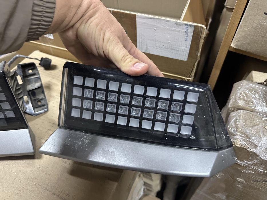 HYUNDAI IONIQ 5 крепления заднего бампера и катафоты поворотники