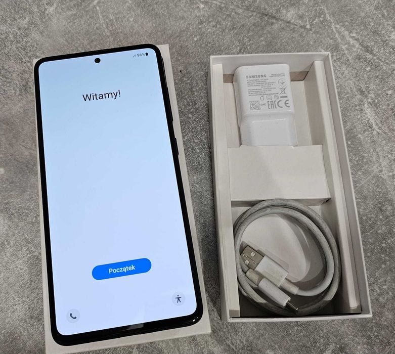 SAMSUNG GALAXY A51 - jak nowy z ładowarką w oryginalnym pudełku.