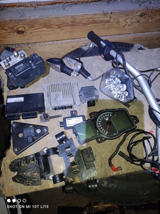 КТМ адвенчер 1190 .  КТМ Adventure 1190 по запчастям.