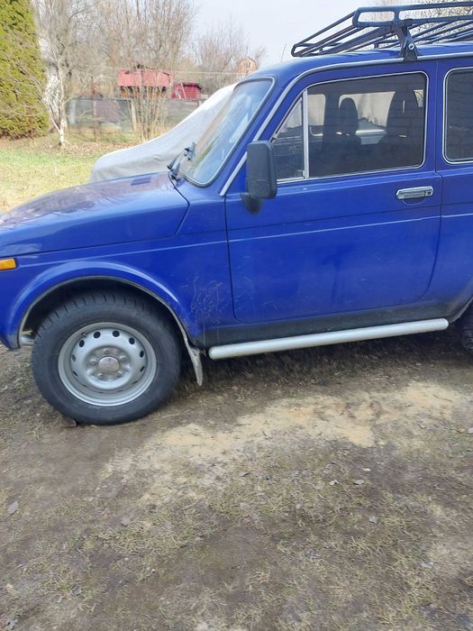 Продам ниву 2121