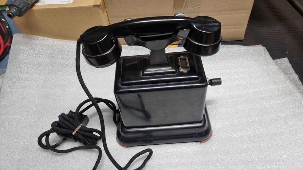 Zabytkowe stare telefony na korbkę w bdb stanie