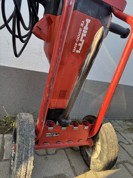 Mlot Hilti TE 2000 AVR na wózku używany sprawny