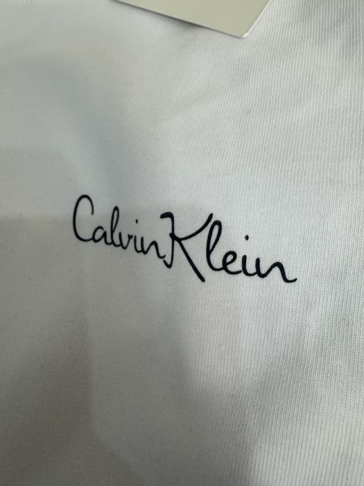Футболка жіноча нова Calvin Klein