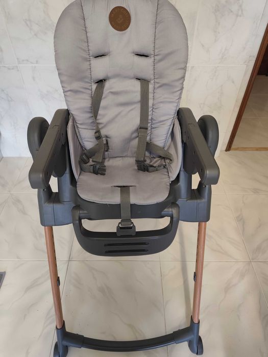 Cadeira de bebe de refeição Maxi cose
