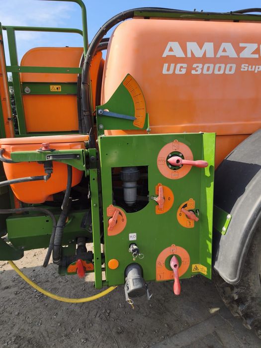 Opryskiwacz Amazone 3200l 400l