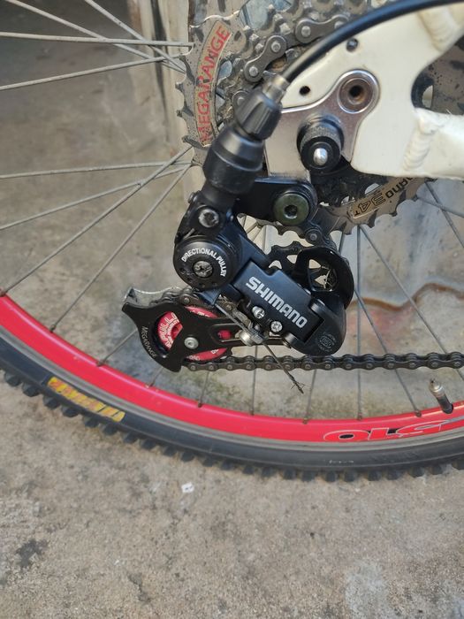 Tenho uma bicicleta em ALUMINIO