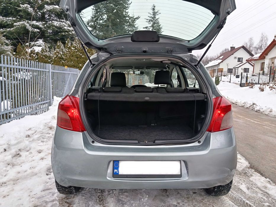 Toyota YARIS 1,0 , 5 -Drzwi , SALON POLSKA , MAŁY PRZEBIEG , Klima
