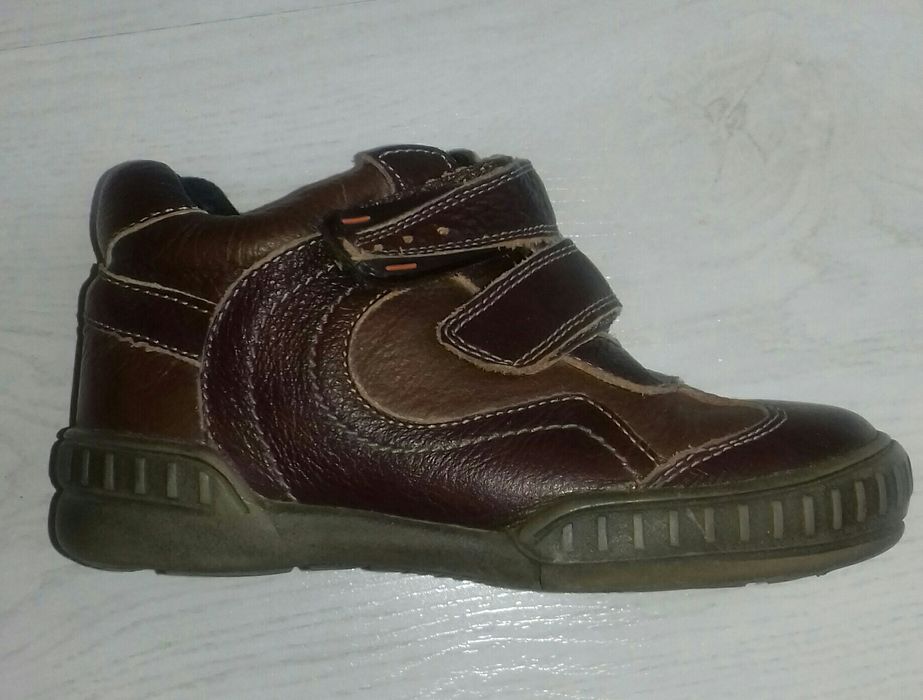 Продам детские кожаные ботинки