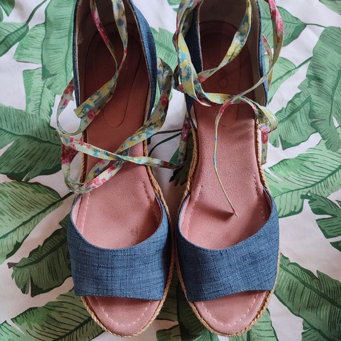 Sandały na koturnie letnie koturny wiązane na kostce