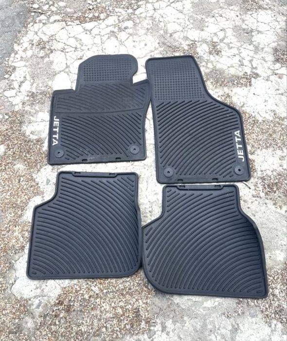 Продам коврики jеtta 6 оригинал