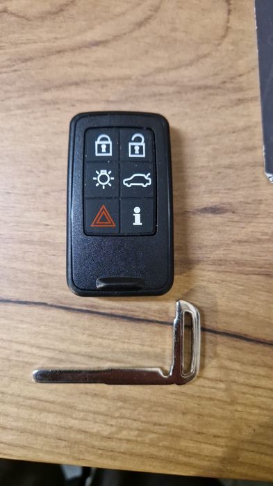 Pilot kluczyk Volvo S60 XC60 XC70 S80 XC90 V60 KEYLESS GO 902,4mhz