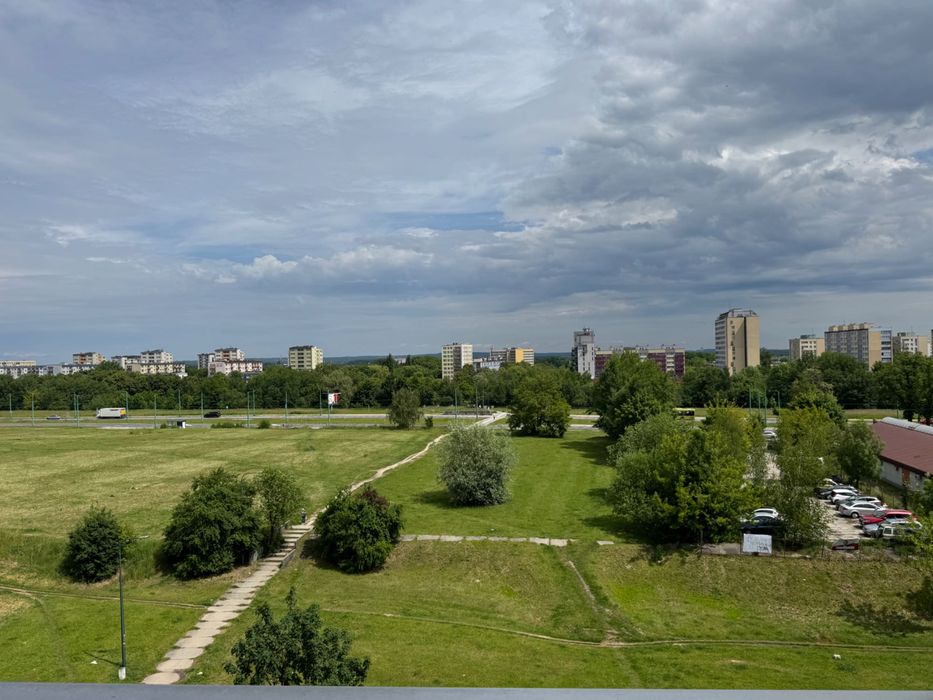 2 pokoje z widokiem, super lokalizacja - opróżnione do remontu